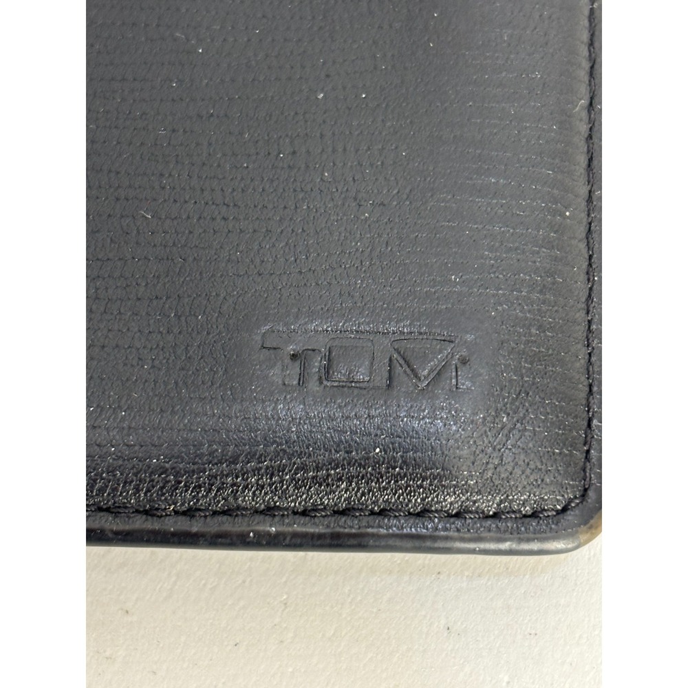 Tumi Bi-Fold Wallet Mens Black Leather Embossed Credit Card Slot Rectangular - Picture 7 of 10